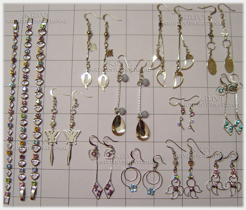 KWKQ09016 Amazing Wholesale Package of 24 Pairs of Earrings & 6 Bracelets