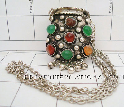 KWLL01002 Wholesale Lot of 5 pc Metal Jewelry purses