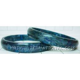KKLK01D39 Pair of acrylic bangles with marble colour effect.