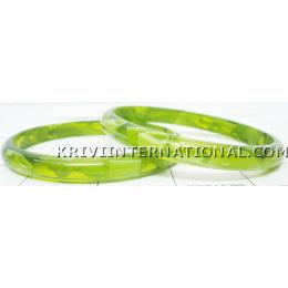 KKLK03057 A pair of acrylic bangles with water effect