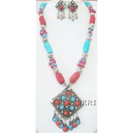 KNLK10036 Striking Fashion Jewelry Necklace