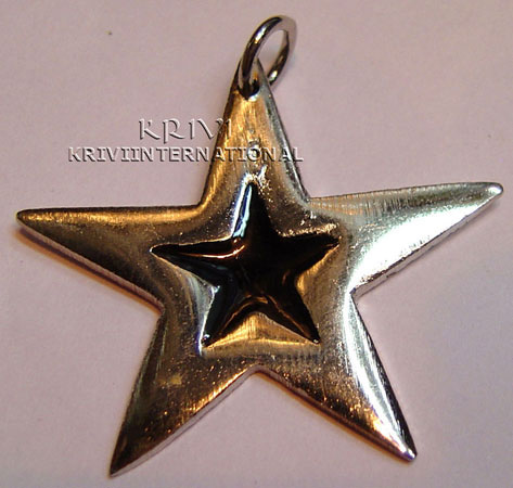 KPKQ08007 Star Pendant With Black Thread