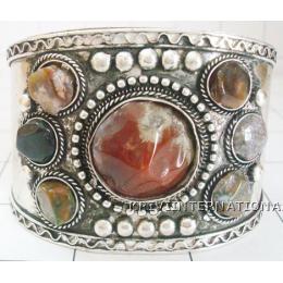 KBLK10027 Fascinating Indian Jewelry Bracelet