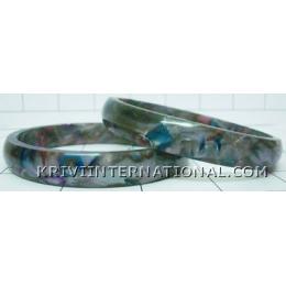 KKLK01C39 Pair of acrylic bangles with marble colour effect.