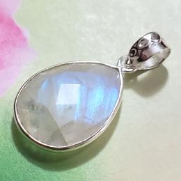 SAPMK08010 Sterling Silver Cut Gemstone Rainbow Moonstone Bezel Pendant