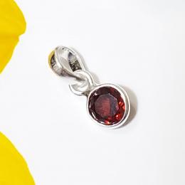 SAPMK08076 Natural Cut Garnet Gemstone 925 Silver Light Weight Silver Pendant